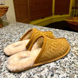 NIB! Chestnut women’s UGG slippers